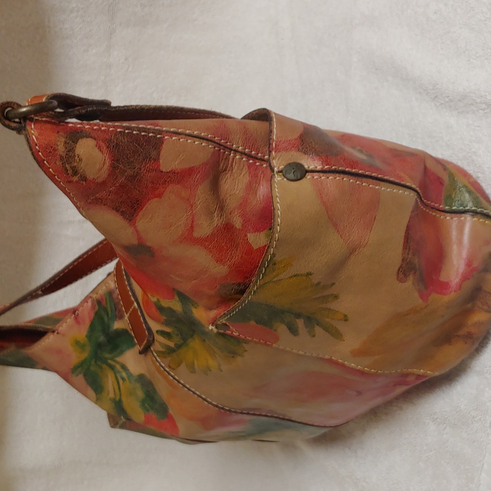 Patricia Nash. Large, Italian leather shoulder bag - Picture 8 of 16